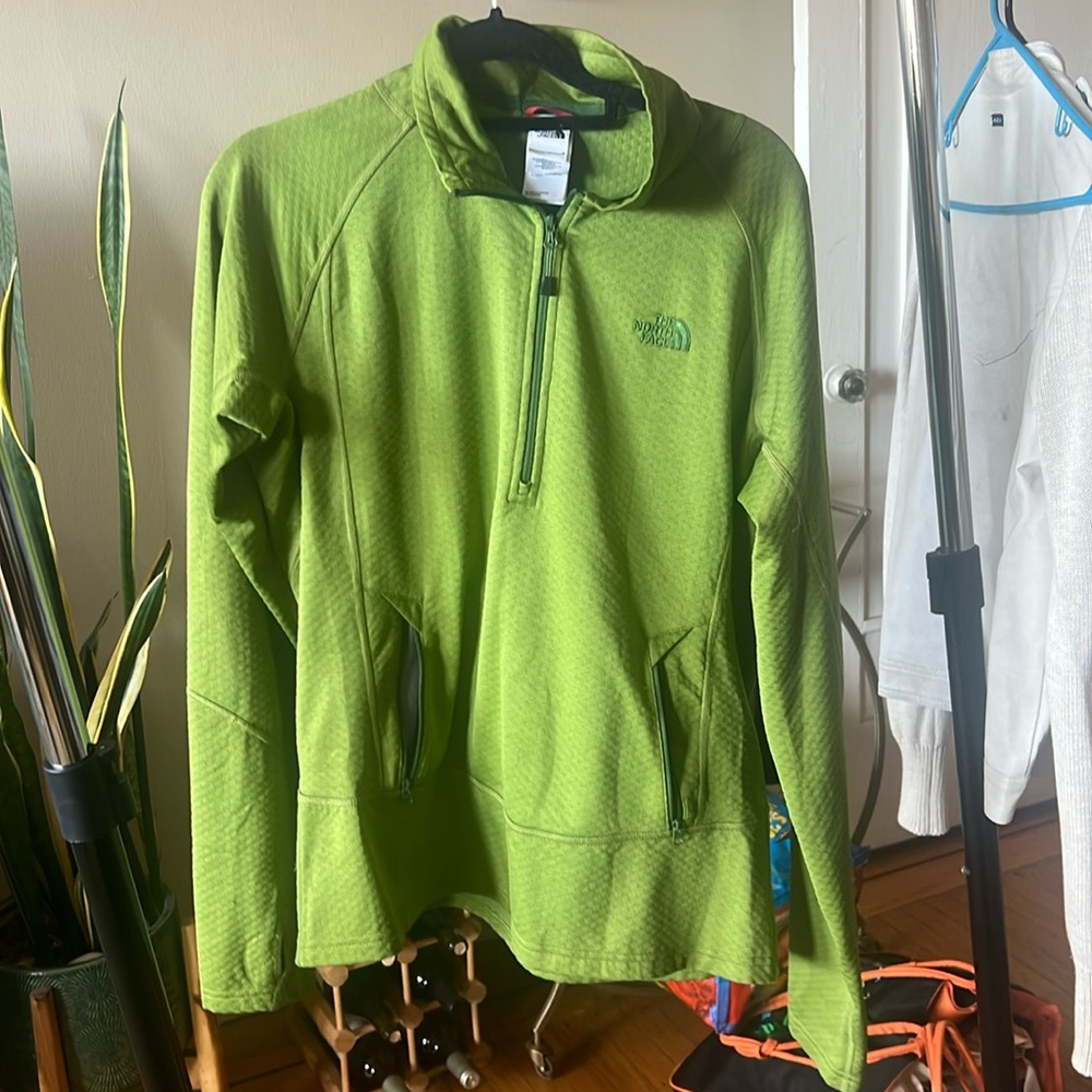 North Force pullover 1/2 zip size large